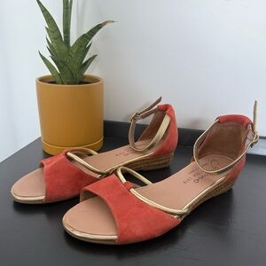 Salmon coral flat espadrille sandals with gold details - size 38 (US 8) NWOT